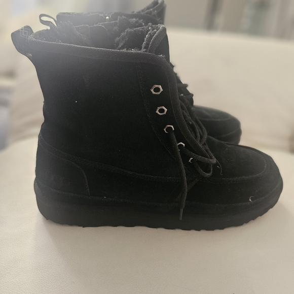 Men's  Uggs Boot - Picture 5 of 7